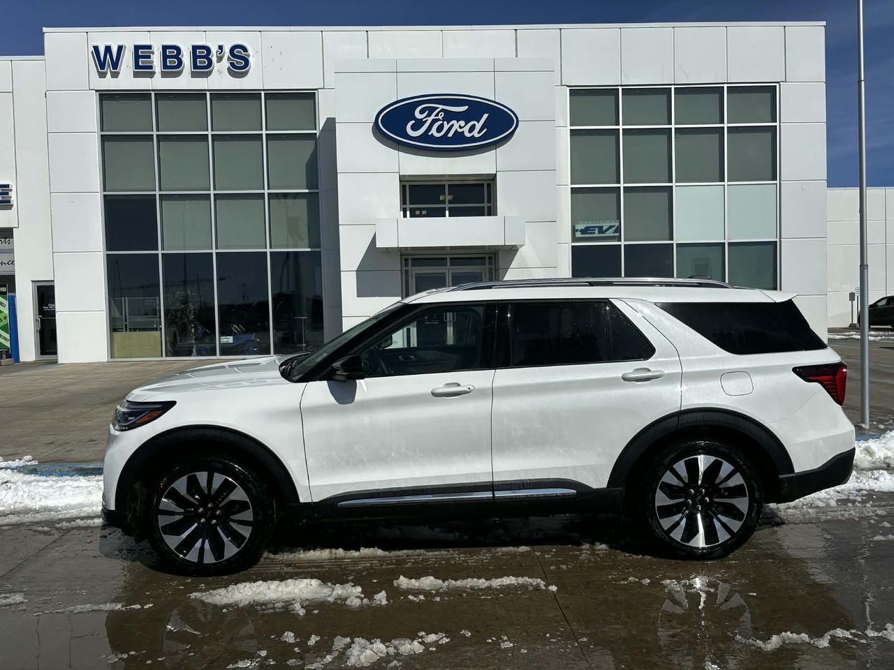 2026 Ford Explorer Platinum 4WD Photo4