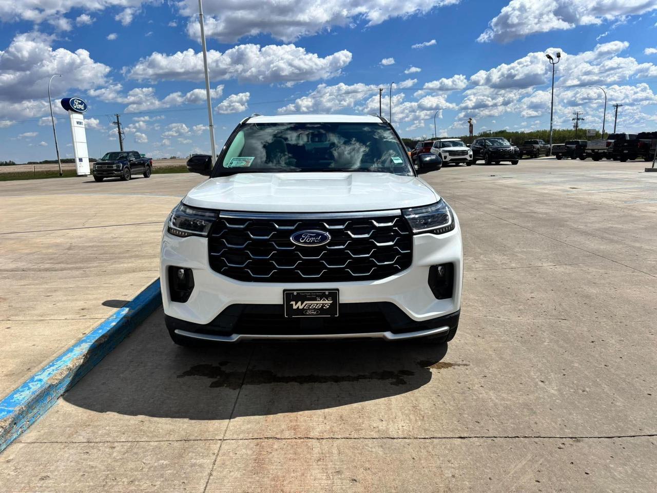 2026 Ford Explorer Platinum 4WD Photo1