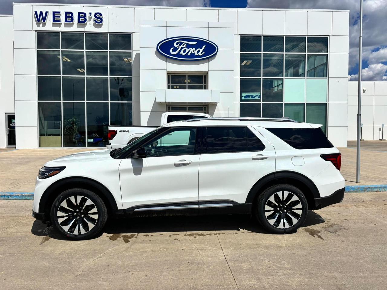 2026 Ford Explorer Platinum 4WD Photo4