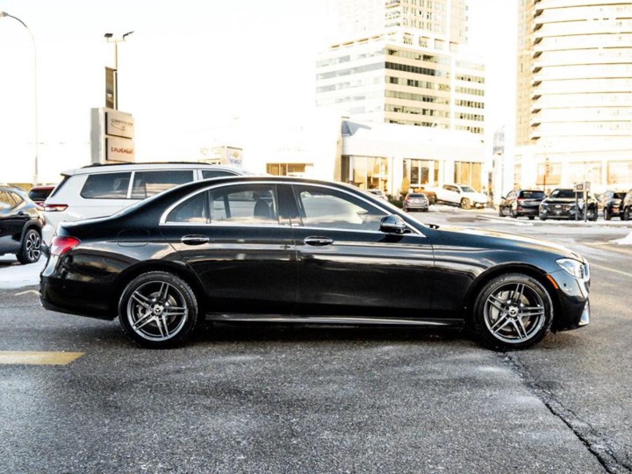 2022 Mercedes-Benz E-Class E 350 Panoroof Burmester Audio Heated Seats Blind Spot Assist Photo