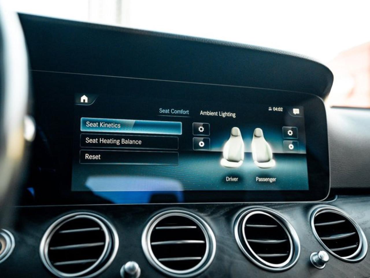 2022 Mercedes-Benz E-Class E 350 Panoroof Burmester Audio Heated Seats Blind Spot Assist Photo