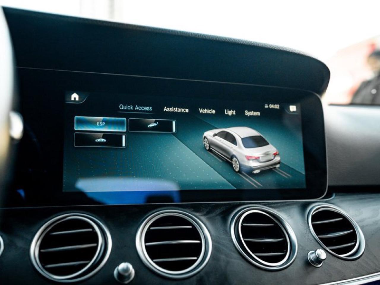 2022 Mercedes-Benz E-Class E 350 Panoroof Burmester Audio Heated Seats Blind Spot Assist Photo