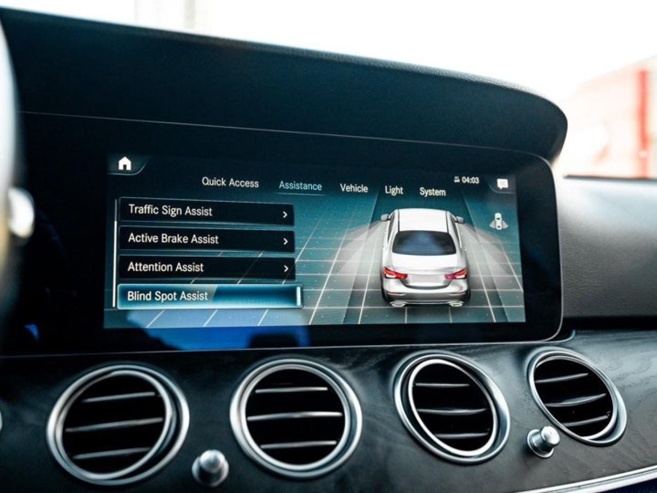 2022 Mercedes-Benz E-Class E 350 Panoroof Burmester Audio Heated Seats Blind Spot Assist Photo