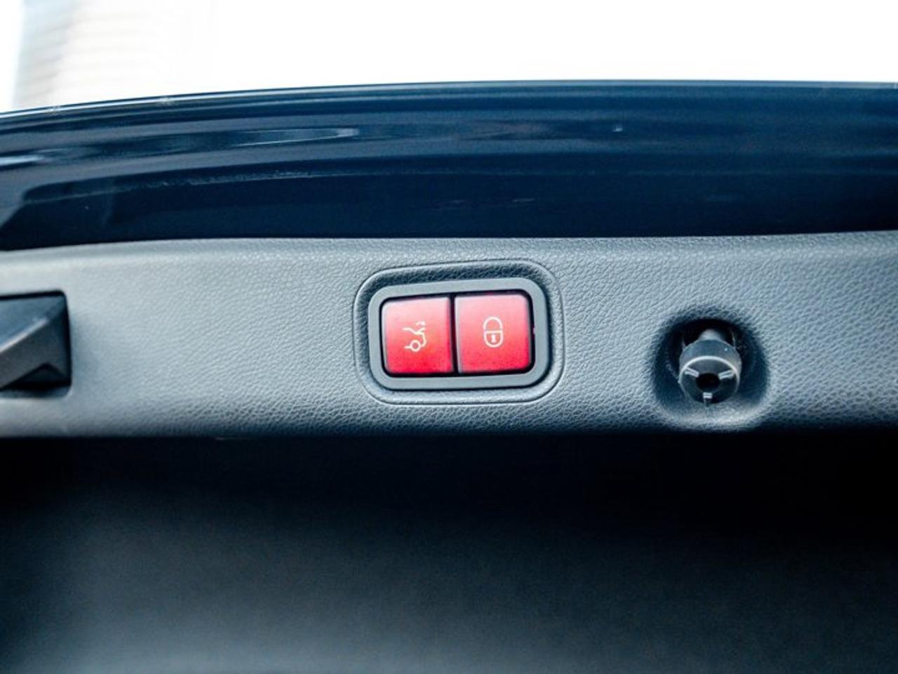 2022 Mercedes-Benz E-Class E 350 Panoroof Burmester Audio Heated Seats Blind Spot Assist Photo