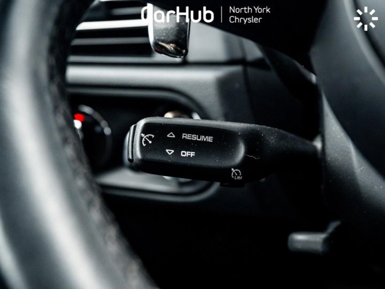 2022 Porsche Macan AWD Lane Departure Warning Navi Heated Seats Bluetooth Photo