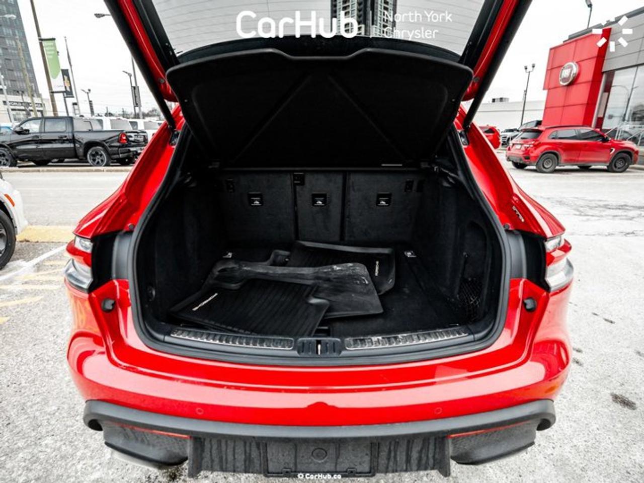 2022 Porsche Macan AWD Lane Departure Warning Navi Heated Seats Bluetooth Photo