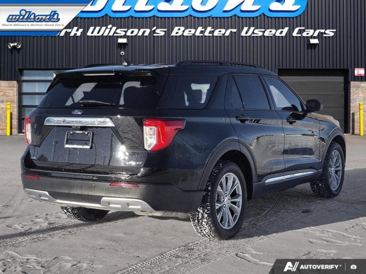 2024 Ford Explorer XLT AWD | Sport | Leather | Panoramic Sunroof | Nav | Adaptive Cruise | Remote Start | and More ! Photo