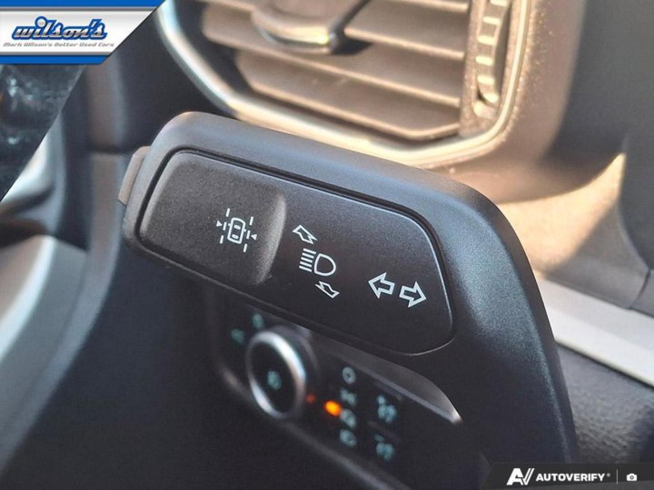 2024 Ford Explorer XLT AWD | Sport | Leather | Panoramic Sunroof | Nav | Adaptive Cruise | Remote Start | and More ! Photo