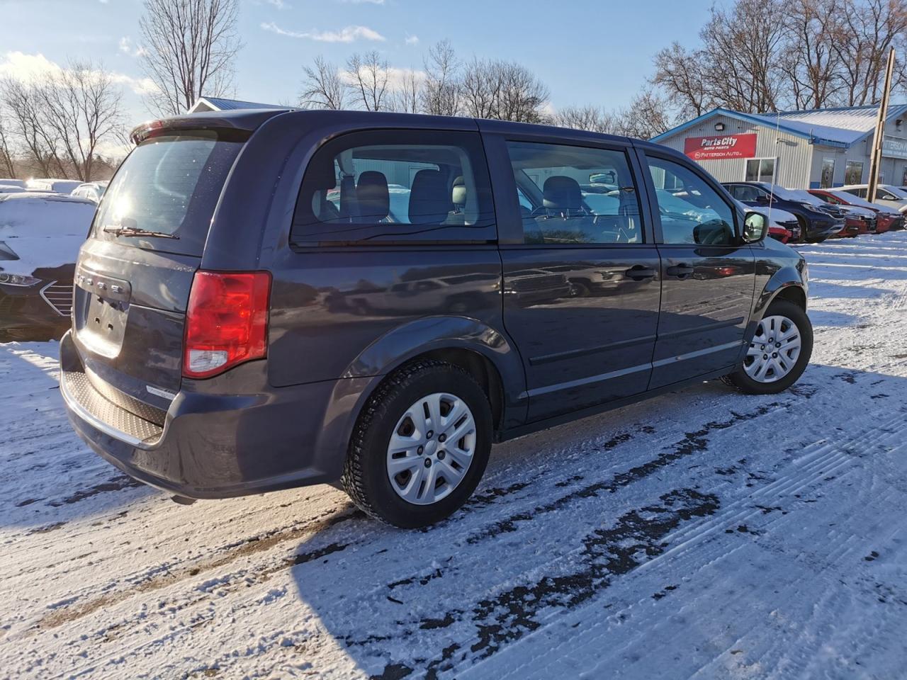 2016 Dodge Grand Caravan SE - Photo #5