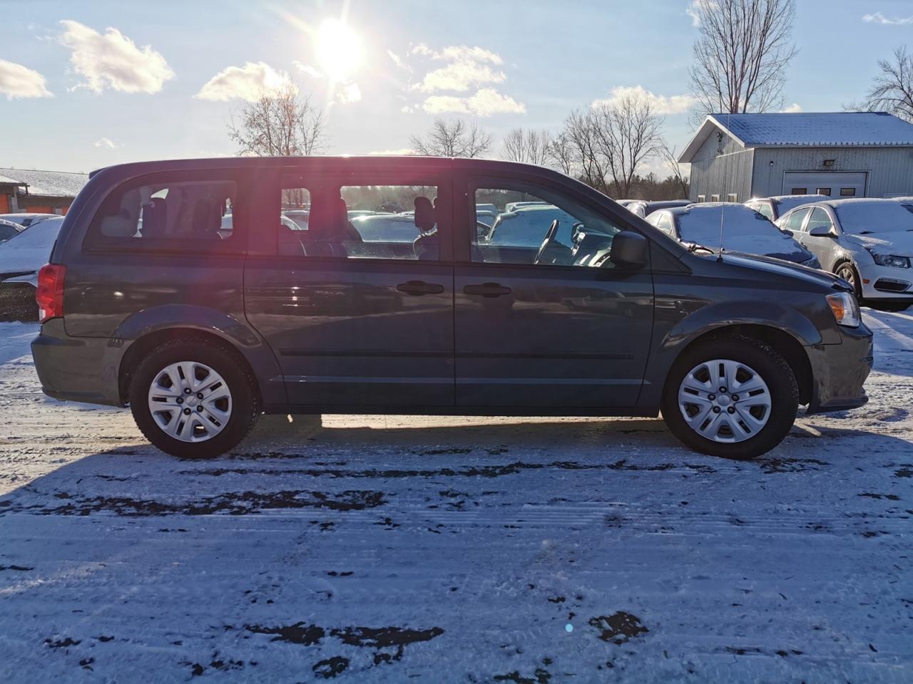 2016 Dodge Grand Caravan SE - Photo #6