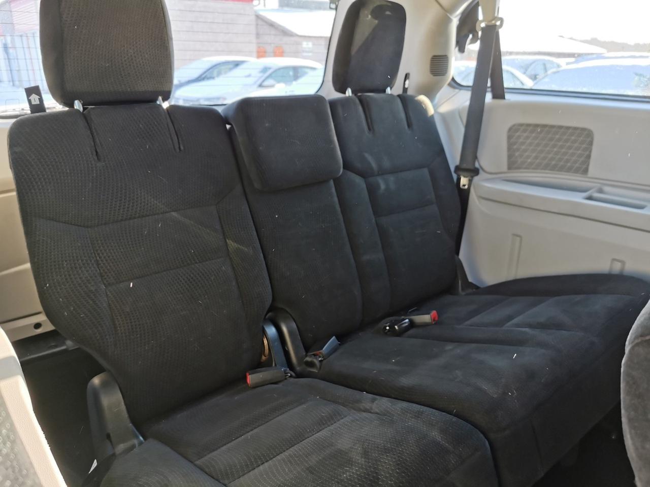 2016 Dodge Grand Caravan SE Photo