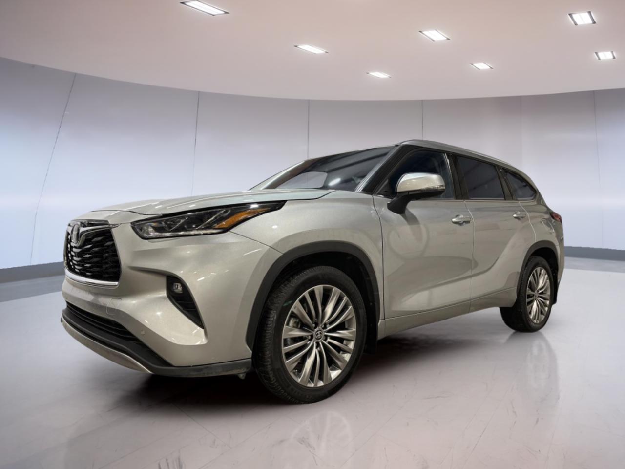 Used 2021 Toyota Highlander LIMITED for sale in Moose Jaw, SK