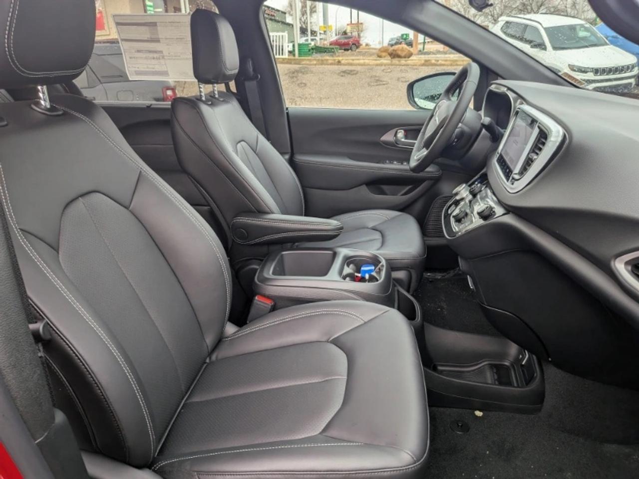 2026 Dodge Grand Caravan SXT 3.6L Photo