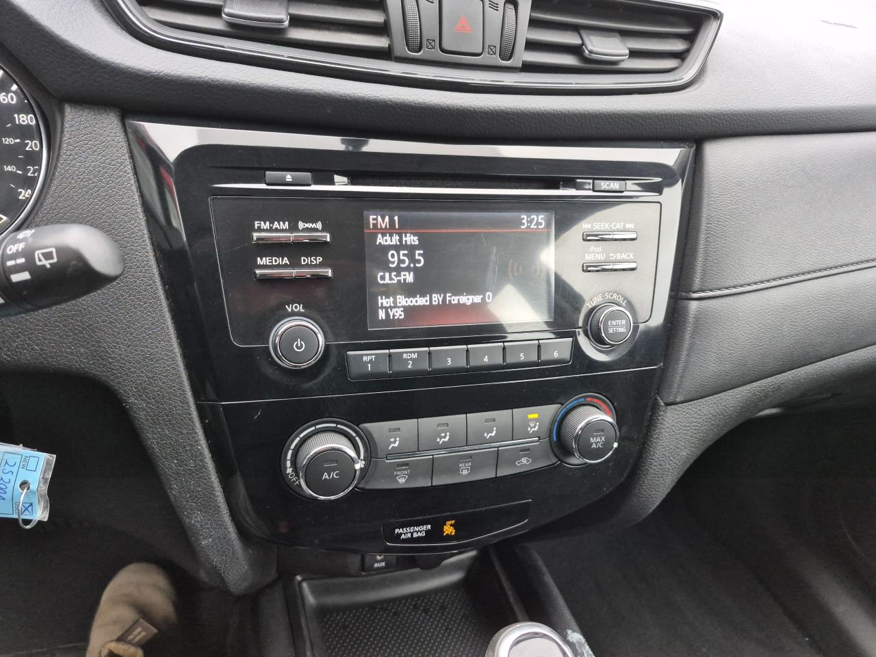 2017 Nissan Rogue S Photo22