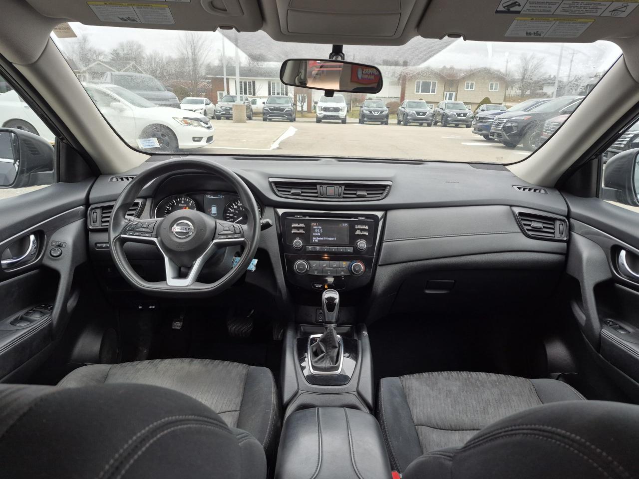 2017 Nissan Rogue S Photo25