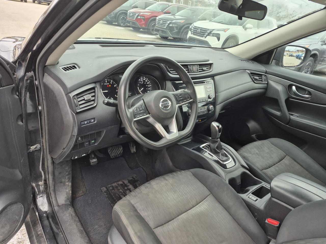 2017 Nissan Rogue S Photo6