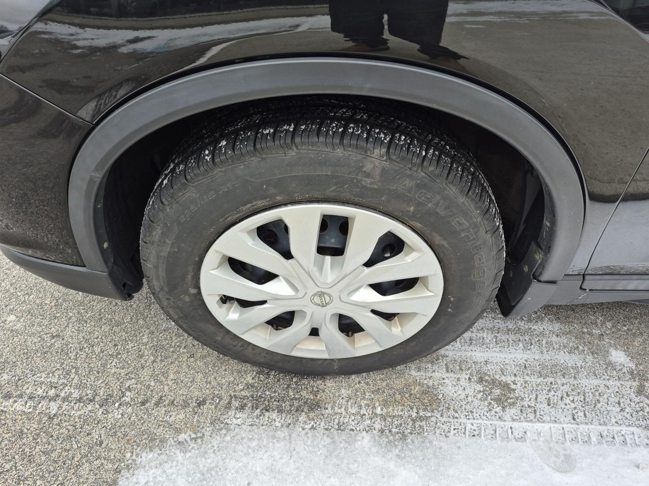 2017 Nissan Rogue S Photo13