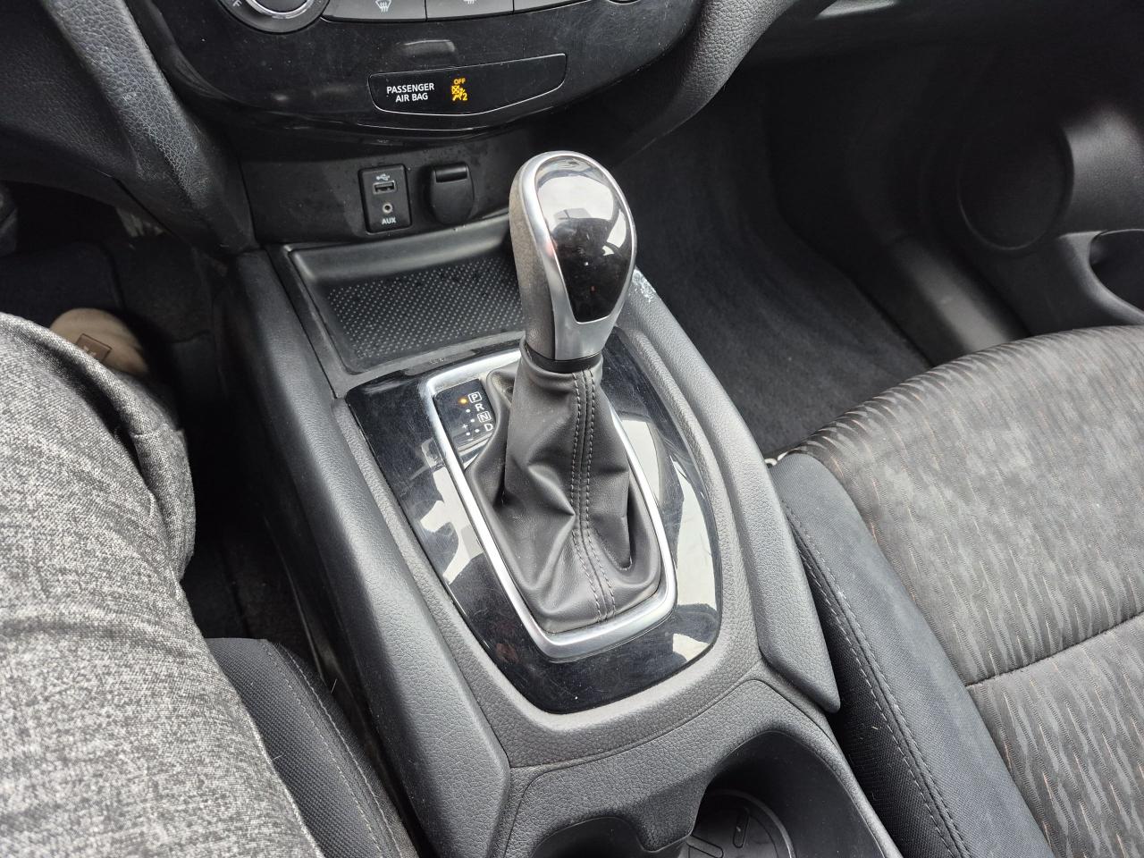 2017 Nissan Rogue S Photo9