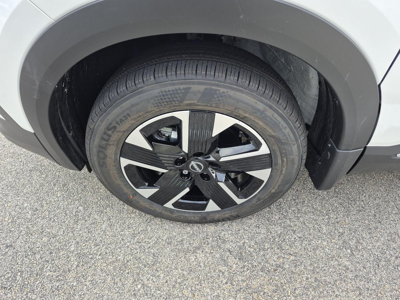 2026 Nissan Kicks SV Photo15