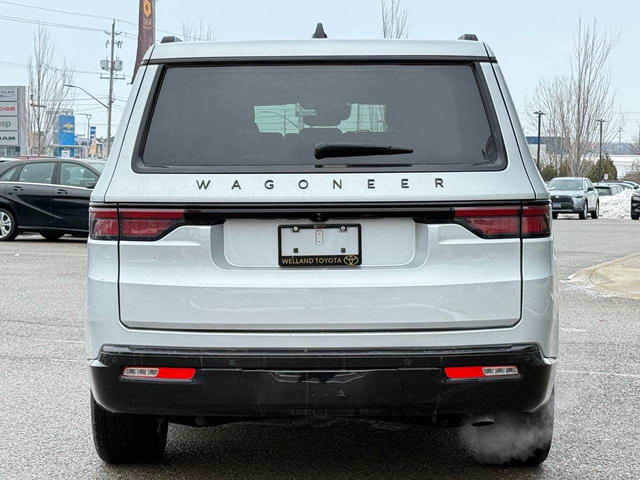 2024 Jeep Wagoneer Series II Carbide Photo3