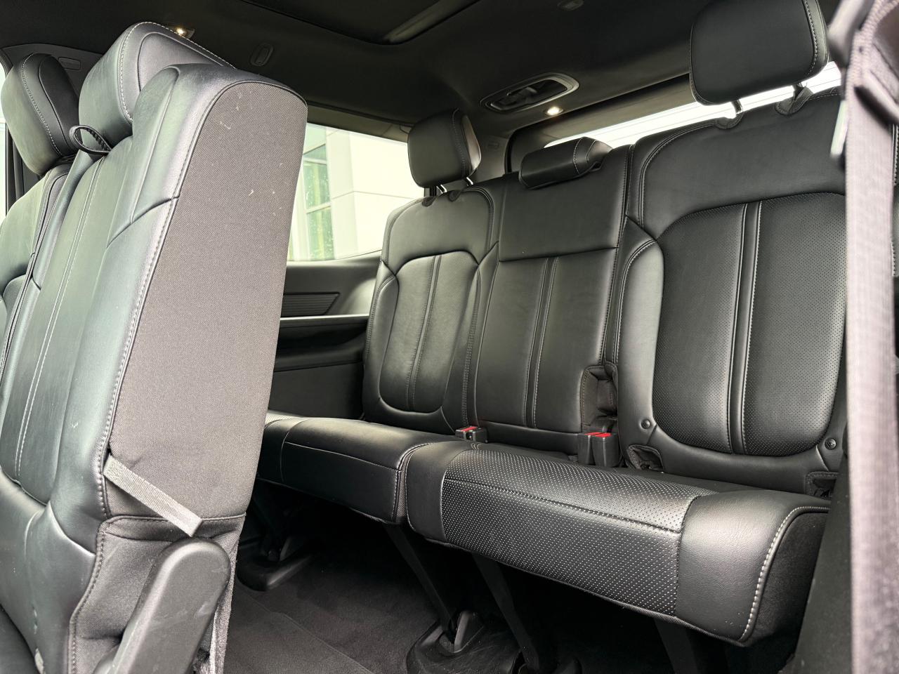 2024 Jeep Wagoneer Series II Carbide Photo