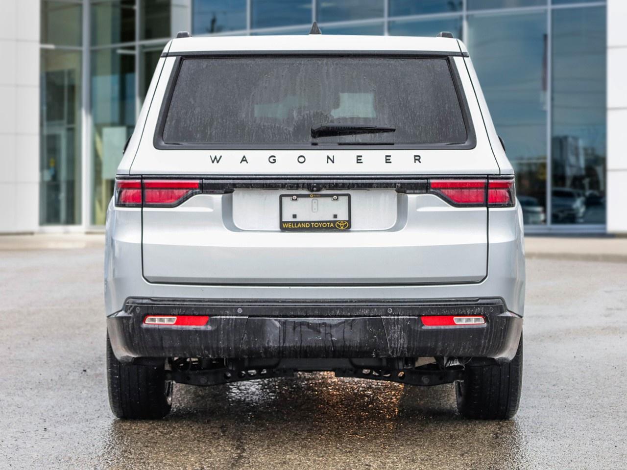 2024 Jeep Wagoneer Series II Carbide Photo