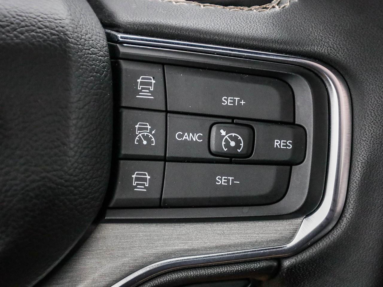 2024 Jeep Wagoneer Series II Carbide Photo