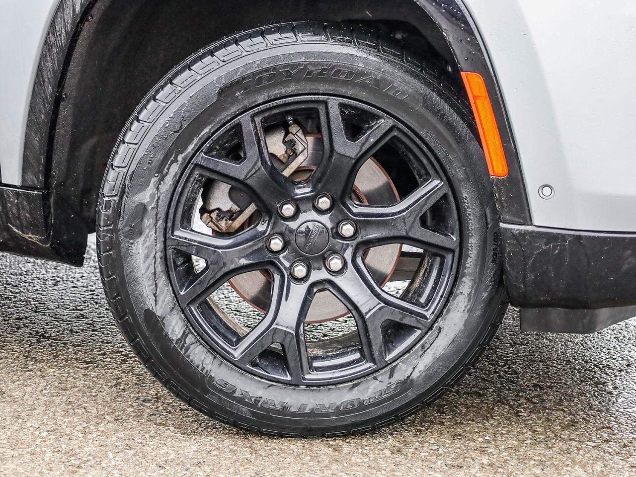 2024 Jeep Wagoneer Series II Carbide Photo