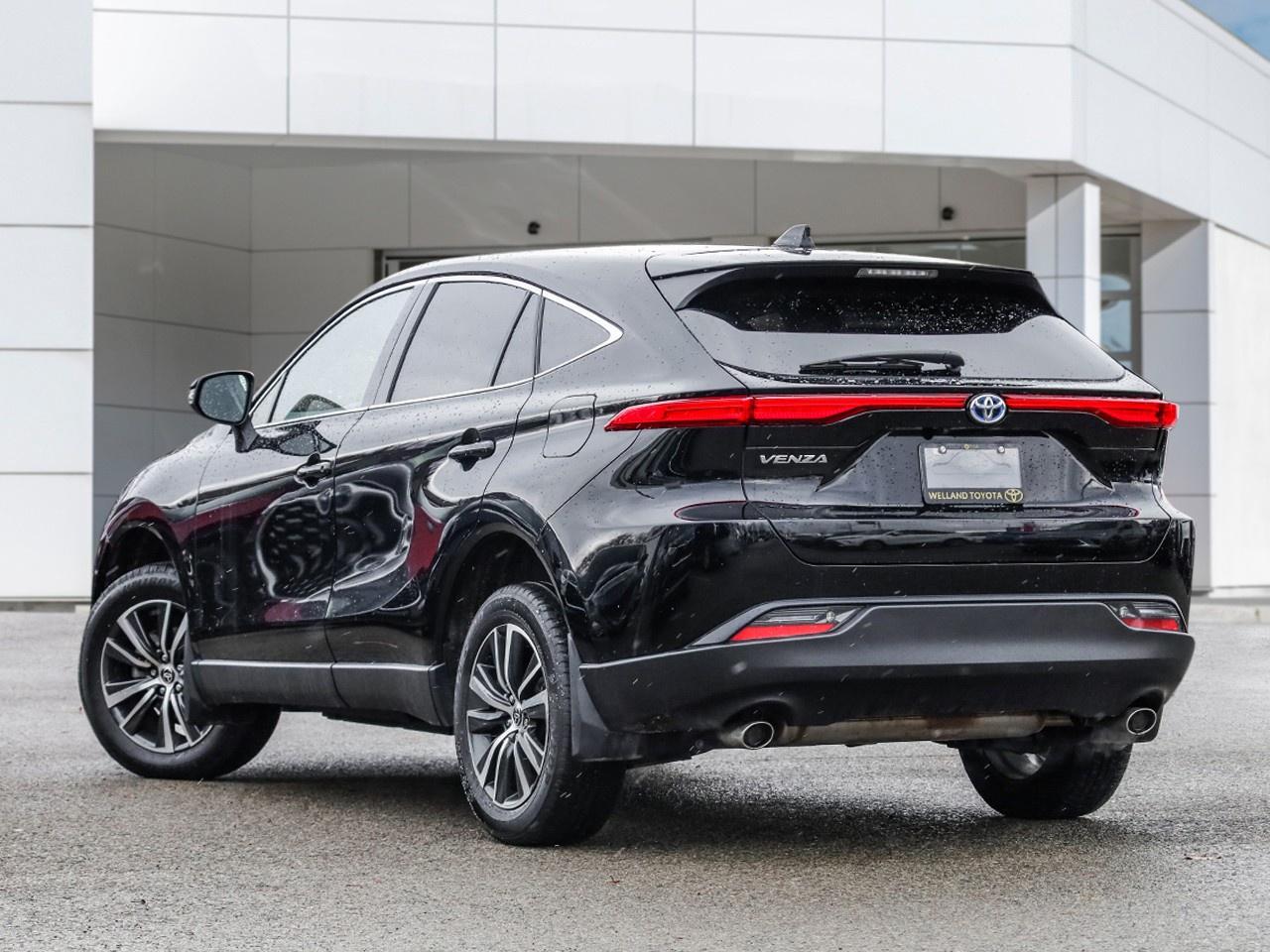 2024 Toyota Venza LE Photo