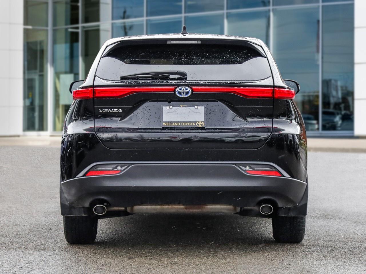 2024 Toyota Venza LE Photo