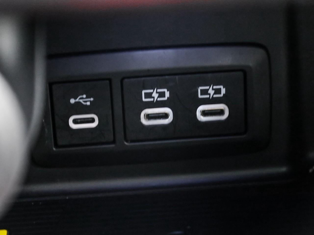 2024 Toyota Venza LE Photo