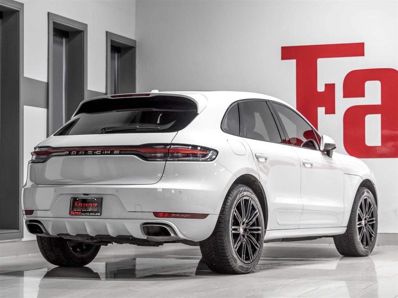 2020 Porsche Macan $438 BI WEEKLY $5000 DOWN|CARBON STEERING WHEEL|LANE DEPART|APPLE CARPLAY Photo