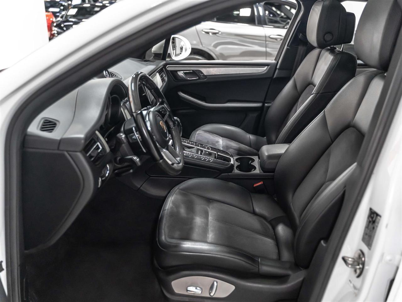 2020 Porsche Macan $438 BI WEEKLY $5000 DOWN|CARBON STEERING WHEEL|LANE DEPART|APPLE CARPLAY Photo