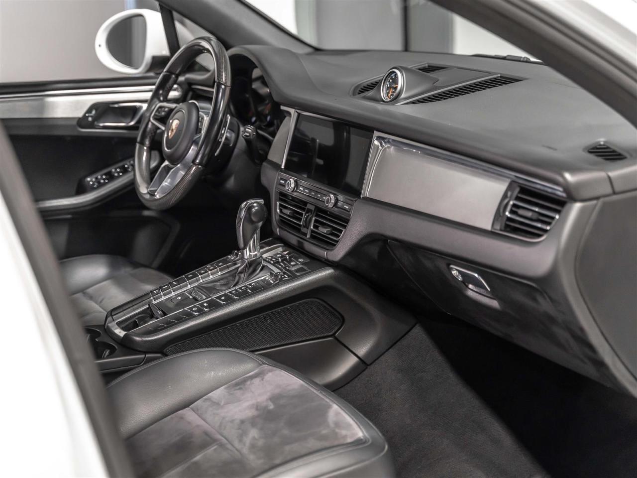 2020 Porsche Macan $438 BI WEEKLY $5000 DOWN|CARBON STEERING WHEEL|LANE DEPART|APPLE CARPLAY Photo