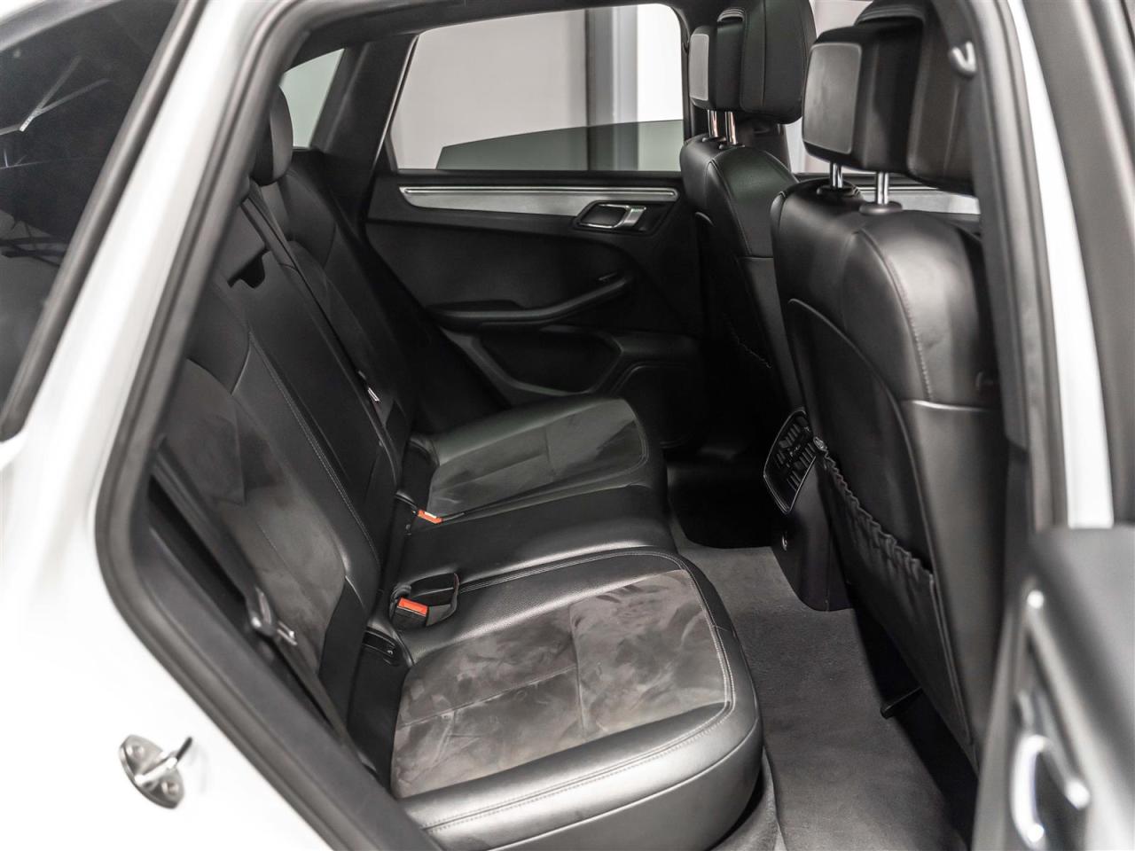 2020 Porsche Macan $438 BI WEEKLY $5000 DOWN|CARBON STEERING WHEEL|LANE DEPART|APPLE CARPLAY Photo