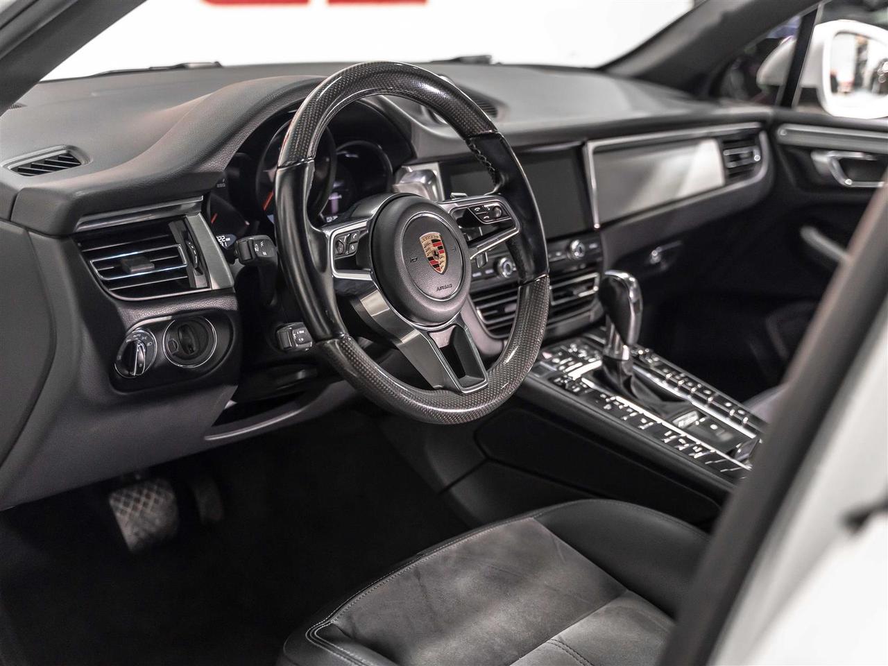 2020 Porsche Macan $438 BI WEEKLY $5000 DOWN|CARBON STEERING WHEEL|LANE DEPART|APPLE CARPLAY Photo