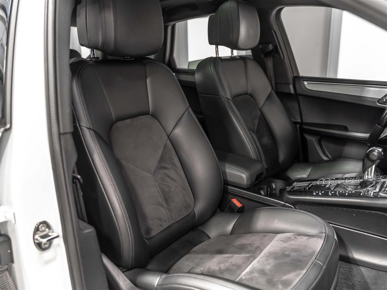 2020 Porsche Macan $438 BI WEEKLY $5000 DOWN|CARBON STEERING WHEEL|LANE DEPART|APPLE CARPLAY Photo