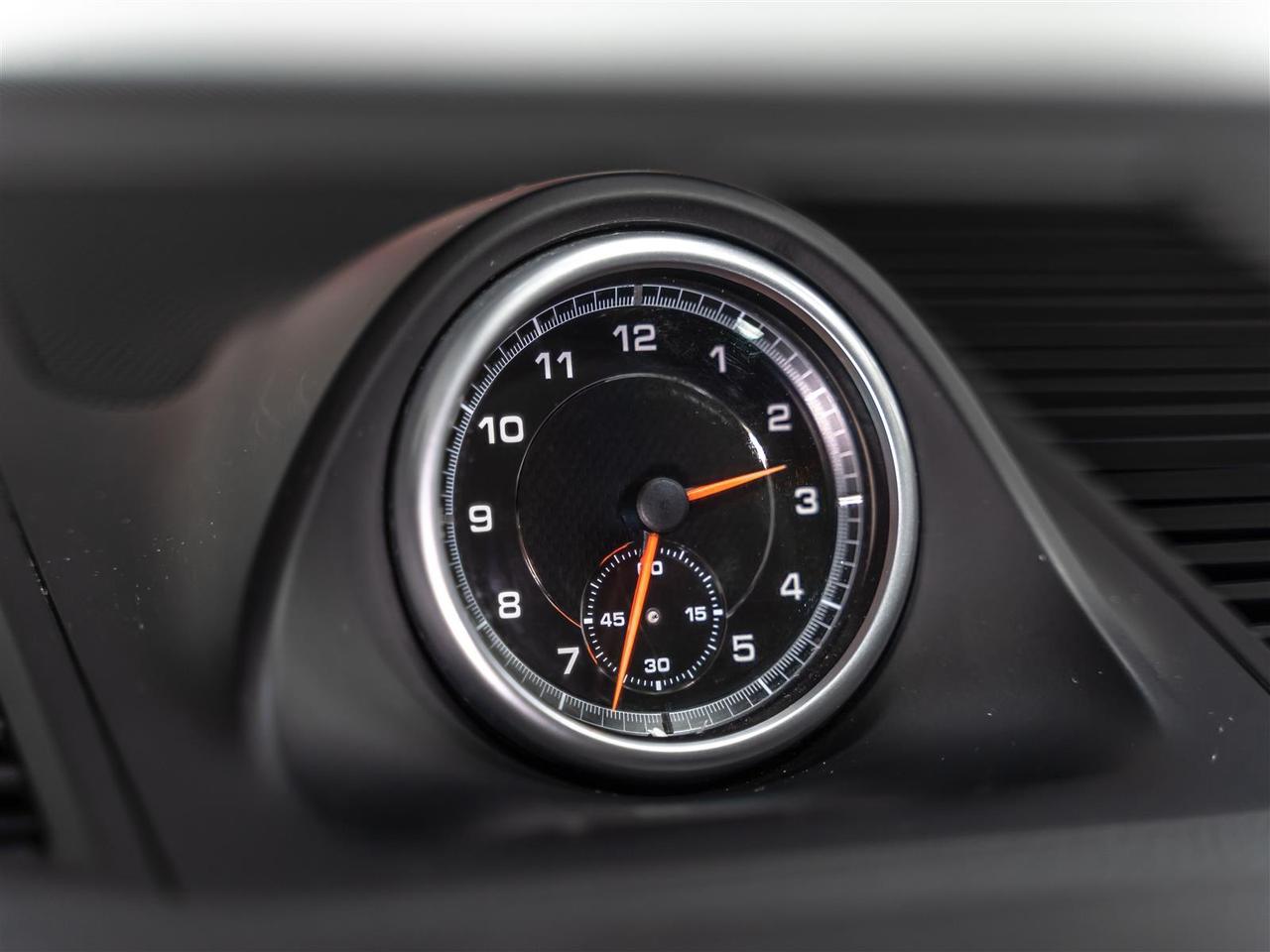 2020 Porsche Macan $438 BI WEEKLY $5000 DOWN|CARBON STEERING WHEEL|LANE DEPART|APPLE CARPLAY Photo