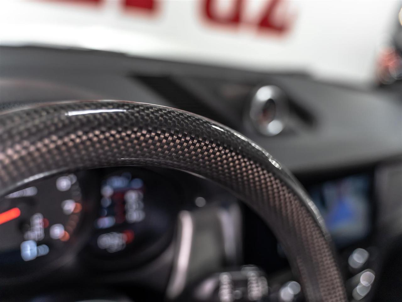 2020 Porsche Macan $438 BI WEEKLY $5000 DOWN|CARBON STEERING WHEEL|LANE DEPART|APPLE CARPLAY Photo