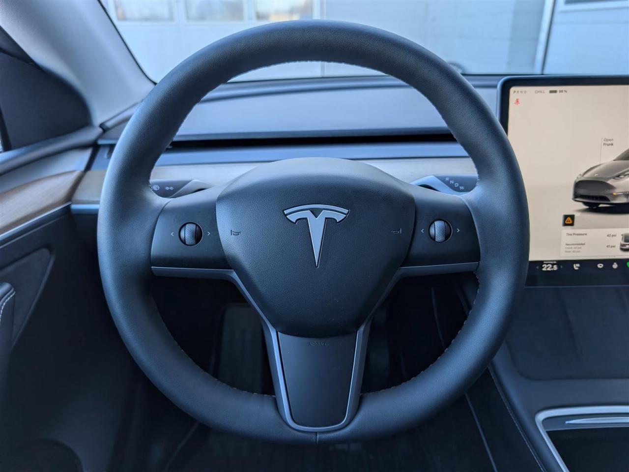 2024 Tesla Model Y STANDARD - WINTER TIRES INCLUDED Photo