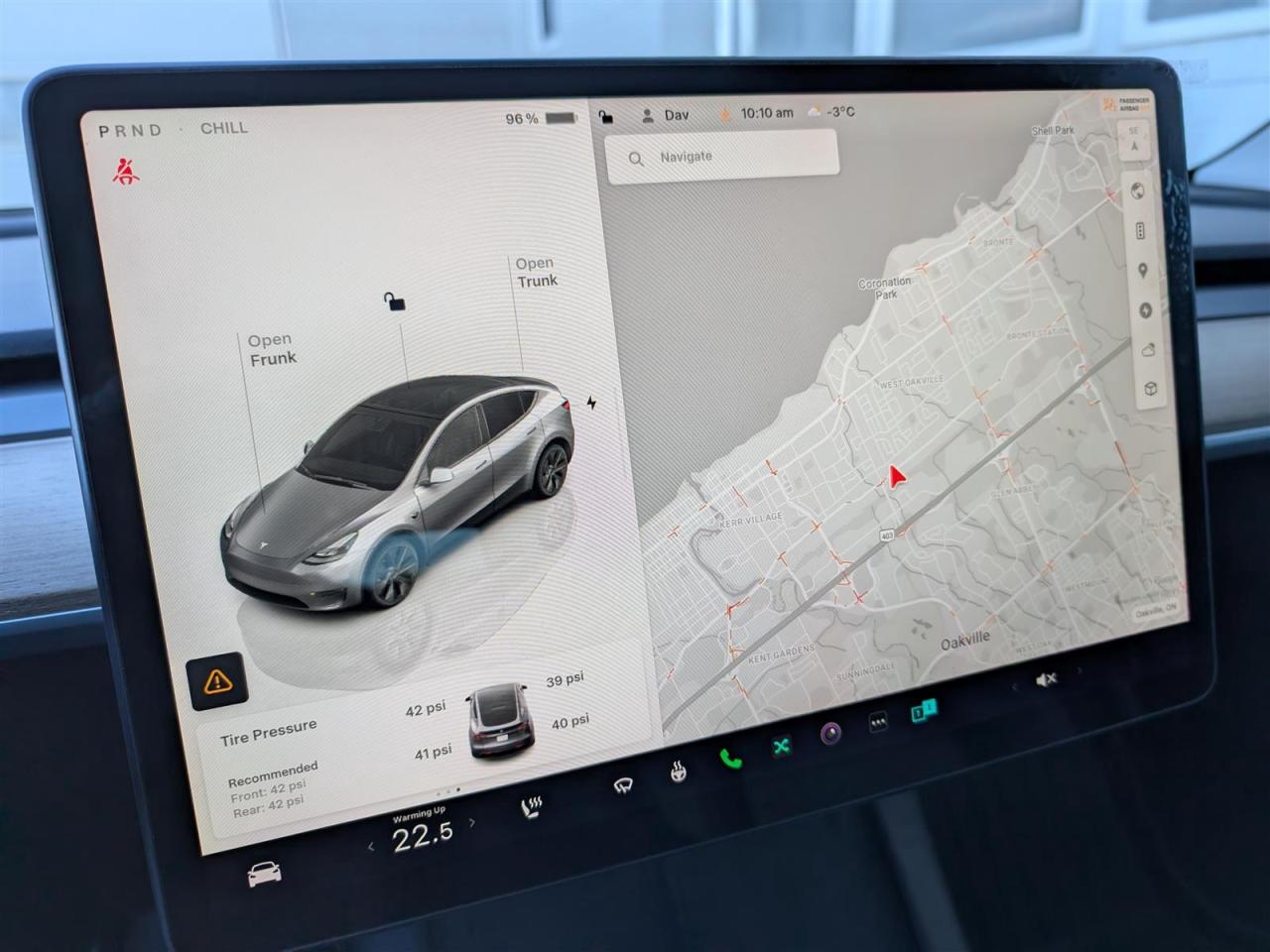 2024 Tesla Model Y STANDARD - WINTER TIRES INCLUDED Photo