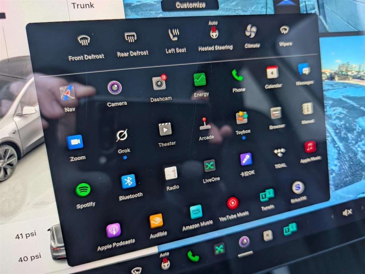 2024 Tesla Model Y STANDARD - WINTER TIRES INCLUDED Photo