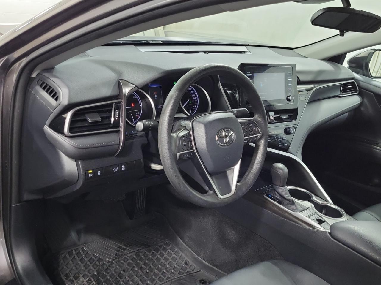 2021 Toyota Camry HYBRID LE | NO ACCIDENTS | 5 SERV REC | ALLOYS | Photo