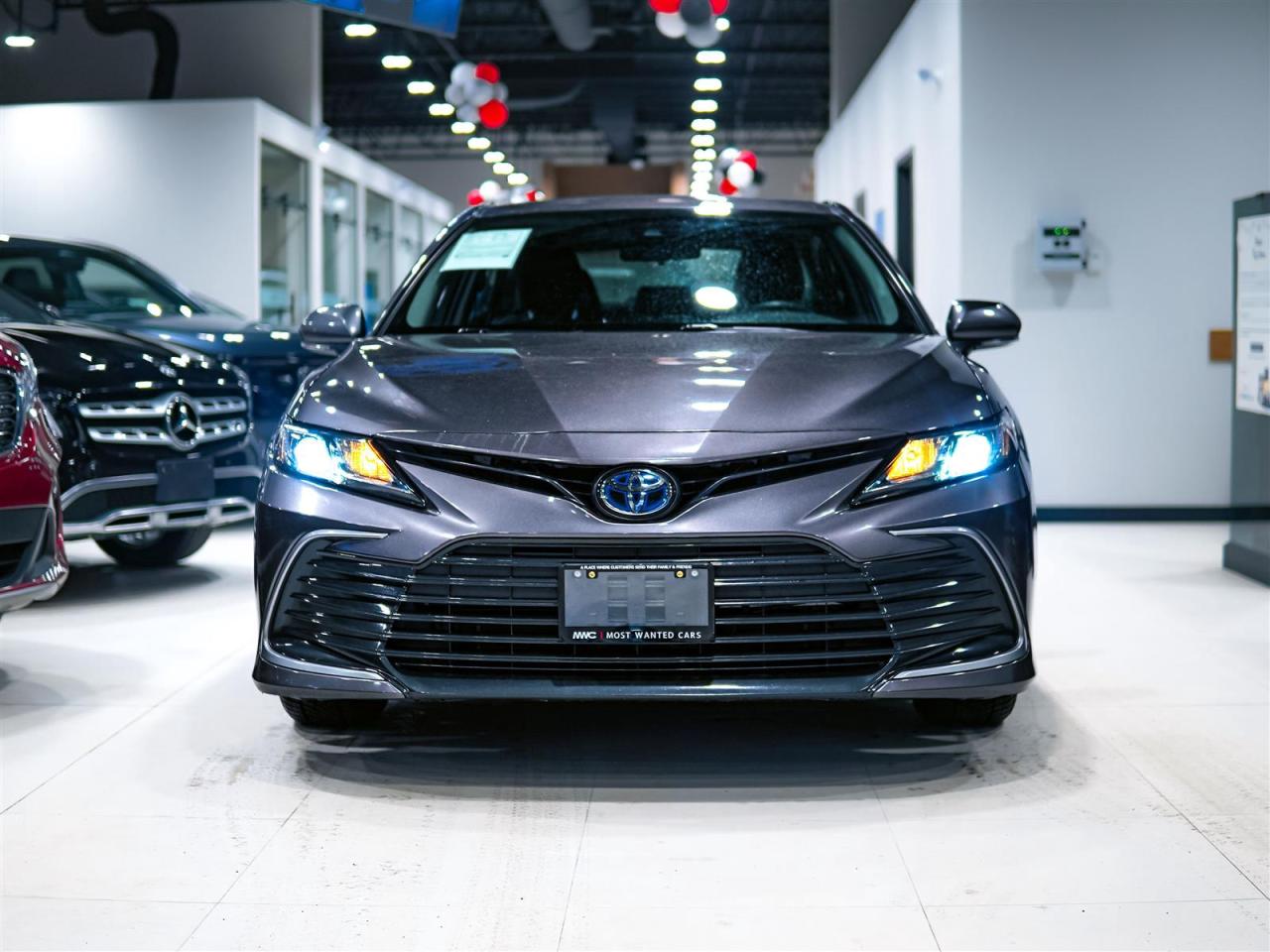 2021 Toyota Camry HYBRID LE | NO ACCIDENTS | 5 SERV REC | ALLOYS | Photo