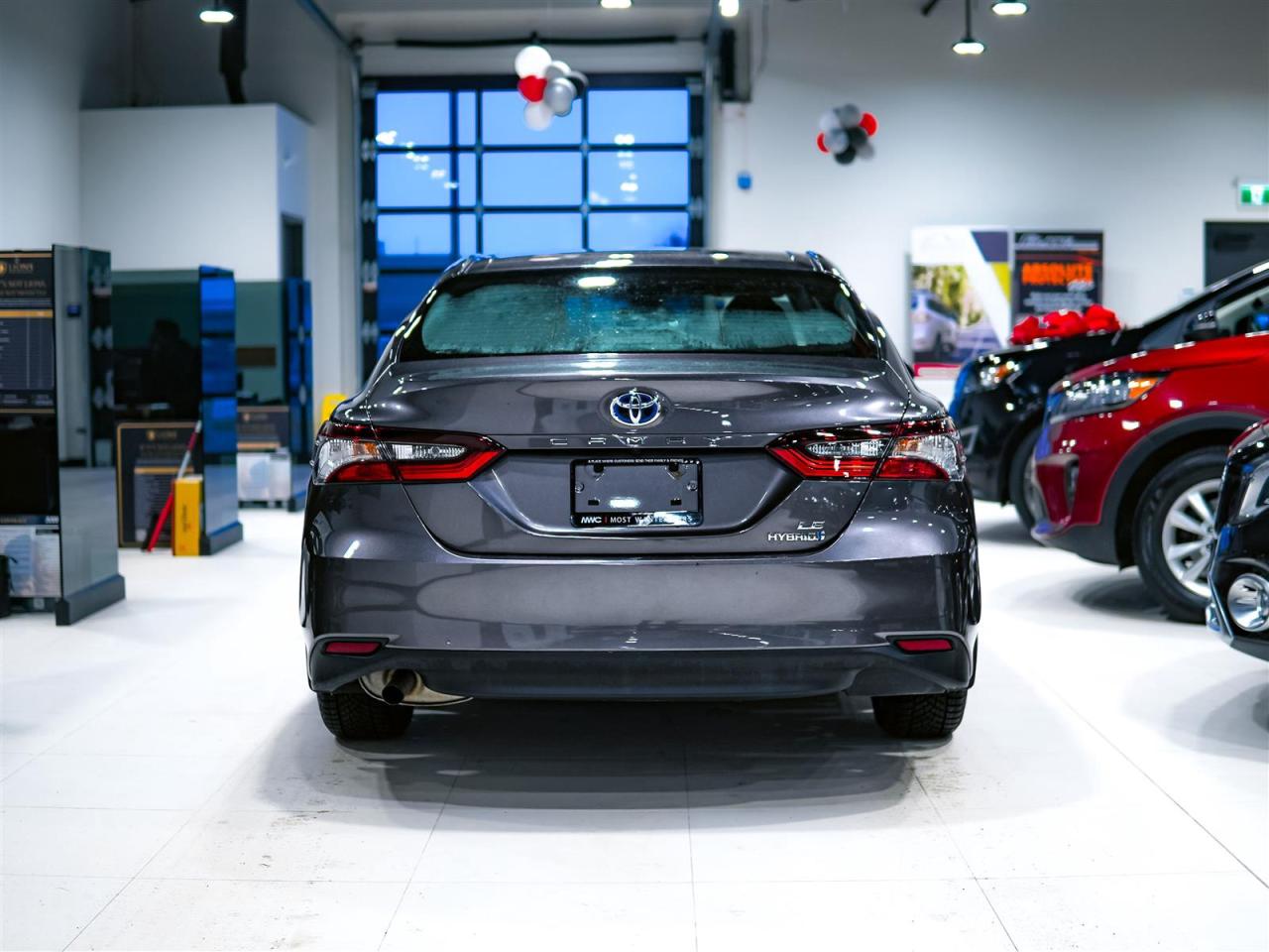 2021 Toyota Camry HYBRID LE | NO ACCIDENTS | 5 SERV REC | ALLOYS | Photo