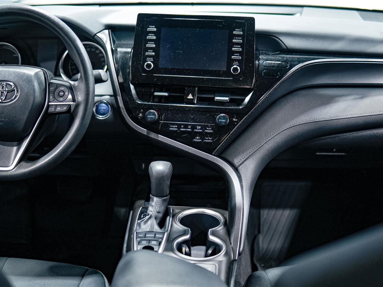 2021 Toyota Camry HYBRID LE | NO ACCIDENTS | 5 SERV REC | ALLOYS | Photo