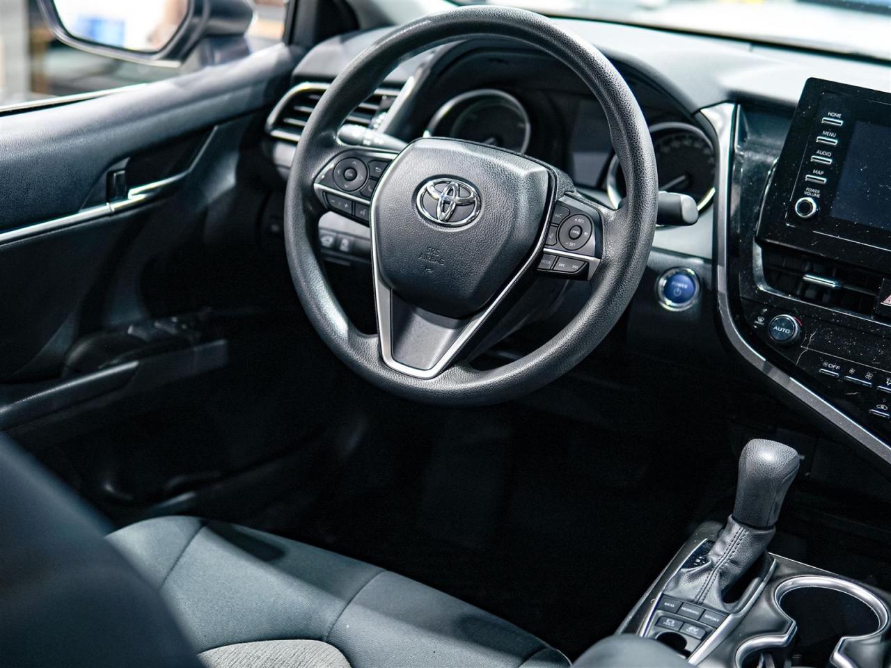 2021 Toyota Camry HYBRID LE | NO ACCIDENTS | 5 SERV REC | ALLOYS | Photo