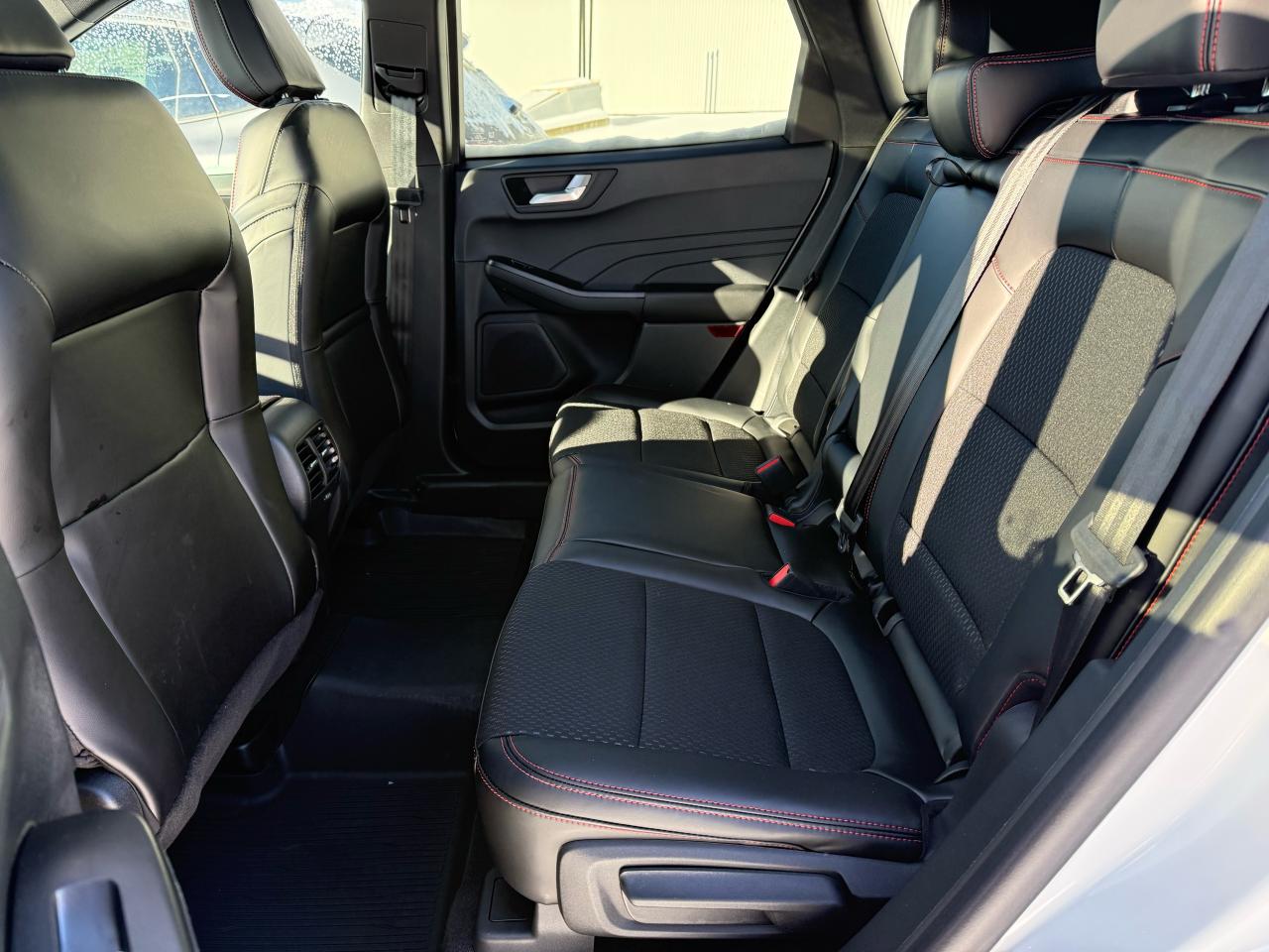 2026 Ford Escape ST-Line Photo5