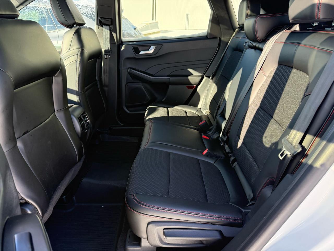 2026 Ford Escape ST-Line Photo5