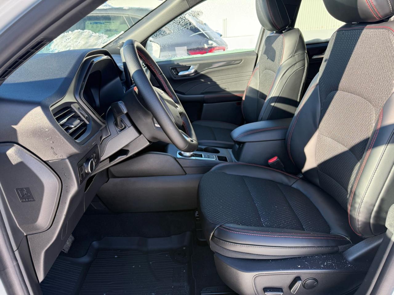 2026 Ford Escape ST-Line Photo4